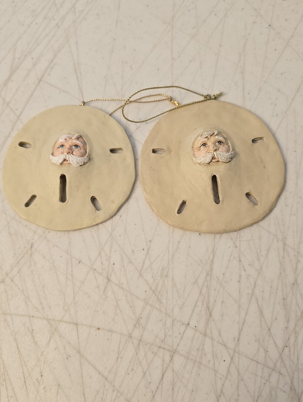 Vtg. Souvenir 3” Santa Claus Sand Dollar Christmas Ornament Face Shell Creepy